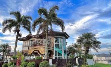 4 BR House & Lot For Sale in Tagaytay Heights