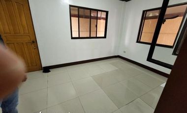 5BR House and Lot for Rent at Las Villas de Manila