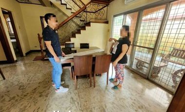 5BR House and Lot for Rent at Las Villas de Manila