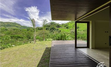 CASA CAMPESTRE EN VENTA EN BOLOMBOLO, ANTIOQUIA