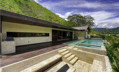CASA CAMPESTRE EN VENTA EN BOLOMBOLO, ANTIOQUIA