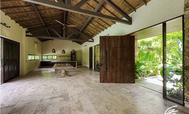 CASA CAMPESTRE EN VENTA EN BOLOMBOLO, ANTIOQUIA