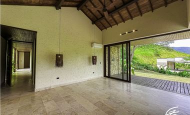CASA CAMPESTRE EN VENTA EN BOLOMBOLO, ANTIOQUIA