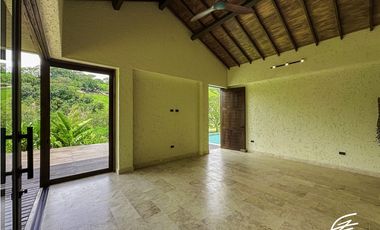 CASA CAMPESTRE EN VENTA EN BOLOMBOLO, ANTIOQUIA