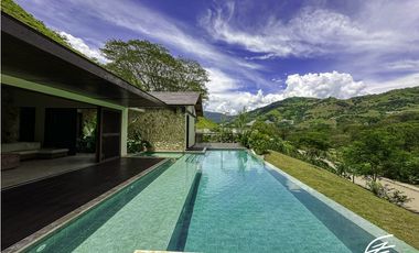 CASA CAMPESTRE EN VENTA EN BOLOMBOLO, ANTIOQUIA