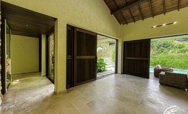 CASA CAMPESTRE EN VENTA EN BOLOMBOLO, ANTIOQUIA