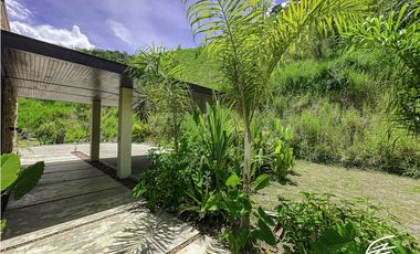 CASA CAMPESTRE EN VENTA EN BOLOMBOLO, ANTIOQUIA