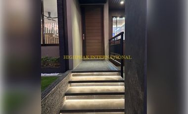 Modern Elegance with Scenic Views in Pacific Heights, Talisa