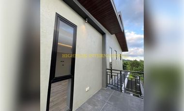 Modern Elegance with Scenic Views in Pacific Heights, Talisa