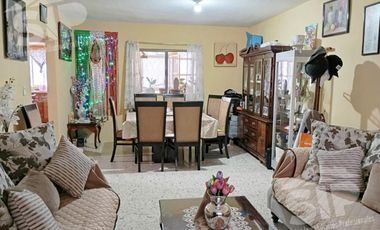 Amplia casa en venta, Fraccionamiento Oceanía.