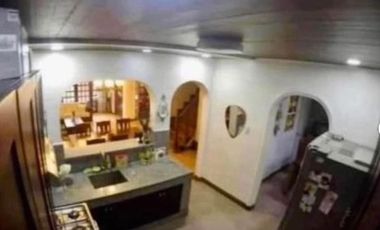 100 sqm Lot with 6 Bedroom House in Plainview, Mandaluyong City