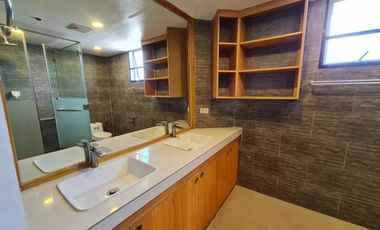 3 Bedroom Condo in Eisenhower Condominium, Greenhills San Juan