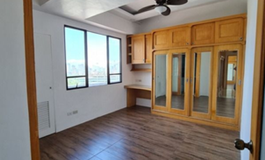 3 Bedroom Condo in Eisenhower Condominium, Greenhills San Juan