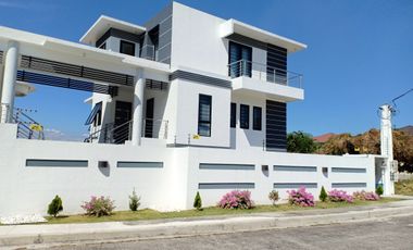 Orchard Dasmariñas Cavite Semi-Furnished House with Pool For Lease