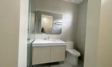 4 Bedrooms Luxury Home with Swimming Pool , Forbes Subd Near Clark Pampanga
