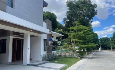 4 Bedrooms Luxury Home with Swimming Pool , Forbes Subd Near Clark Pampanga