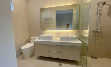 4 Bedrooms Luxury Home with Swimming Pool , Forbes Subd Near Clark Pampanga