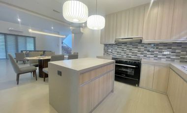 4 Bedrooms Luxury Home with Swimming Pool , Forbes Subd Near Clark Pampanga