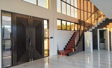 For Sale: New Modern High-Ceiling Home with Pool nr Clark, Angeles