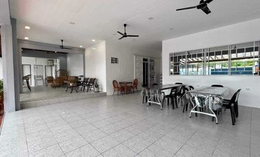 FOR SALE ! RESIDENTIAL HOUSE & LOT W/ SWIMMING POOL