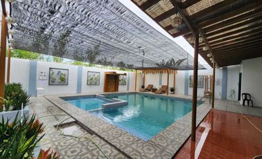 FOR SALE ! RESIDENTIAL HOUSE & LOT W/ SWIMMING POOL