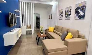 FOR SALE ! RESIDENTIAL HOUSE & LOT W/ SWIMMING POOL