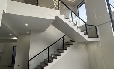 4-br House at Multinational Village