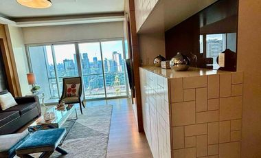 For Sale St Francis Shangri-la Place 3 Bedrooms Corner Unit with Parking