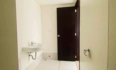 1 Bedroom Condo in Mandaluyong Pioneer Woodlands near Megamall Starmall Makati