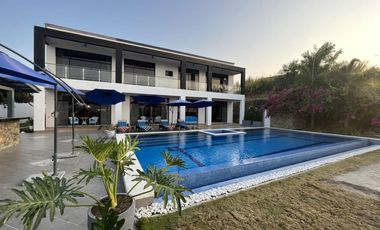 4 Bedroom House For Sale in Sunvalley Clark Clarkfield, Mabalacat, Pampanga