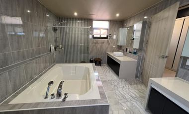 4 Bedroom House For Sale in Sunvalley Clark Clarkfield, Mabalacat, Pampanga