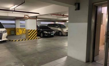 Four Season Riviera, 3BR with Balcony and Parking FOR SALE in Binondo, Manila