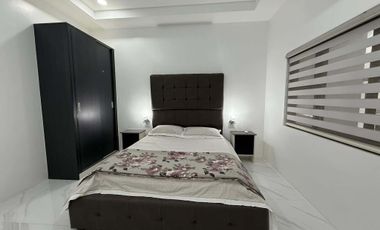 Pre-Owned  Modern  Contemporary  House with  Pool.