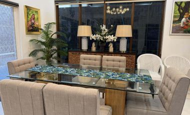 Pre-Owned  Modern  Contemporary  House with  Pool.