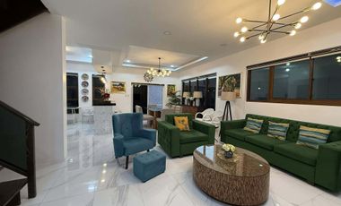 Pre-Owned  Modern  Contemporary  House with  Pool.