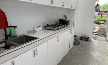 Pre-Owned  Modern  Contemporary  House with  Pool.