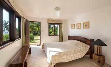 A White Sand Beachfront Resthouse in Batangas