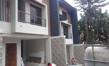 Duplex House for Sale!