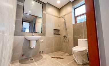 Luxury 4 Bedroom Townhouse for Sale in Santa Cruz, Manila City