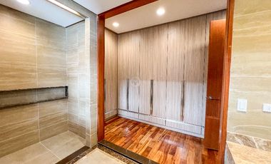 Luxury 4 Bedroom Townhouse for Sale in Santa Cruz, Manila City