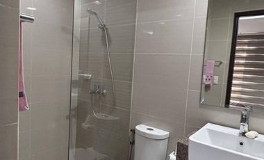 RFO Furnished 2BR w/ Balcony & Parking FOR SALE at Three Central Salcedo Makati