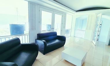 Two-Level Penthouse 3 Bedroom 240 sqm BGC Views Rare Find Tuscany Mckinley Hill