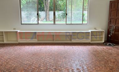 4 Bedrooms House for Rent in Dasmarinas Village, Makati City