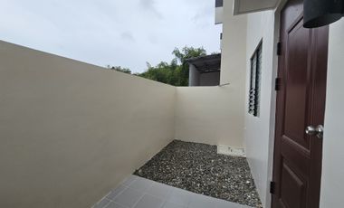 3 bedrooms, 2 toilet and bath with balcony house near in SM Consolacion
