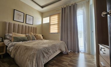 3 bedrooms, 2 toilet and bath with balcony house near in SM Consolacion