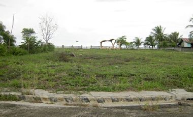 Subdivision Lot Near Beach