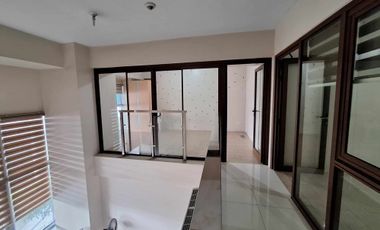 3 Bedroom Condominium with Loft For Sale in 81 Newport City. Pasay City.