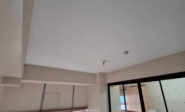 3 Bedroom Condominium with Loft For Sale in 81 Newport City. Pasay City.
