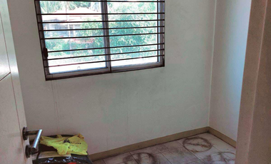 3 Storey Townhouse Gated with Balcony and Parking FOR SALE in San Juan