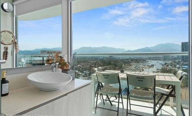 Departamento con vista al mar en Marina Vallarta, piso 10